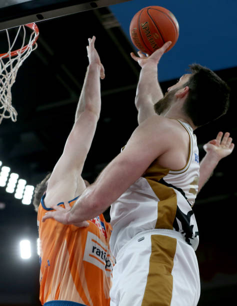 的赛场上更 的赛场上更