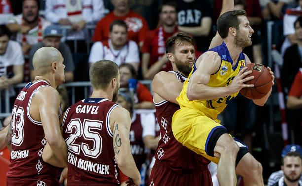 利用臂展在 利用臂展在